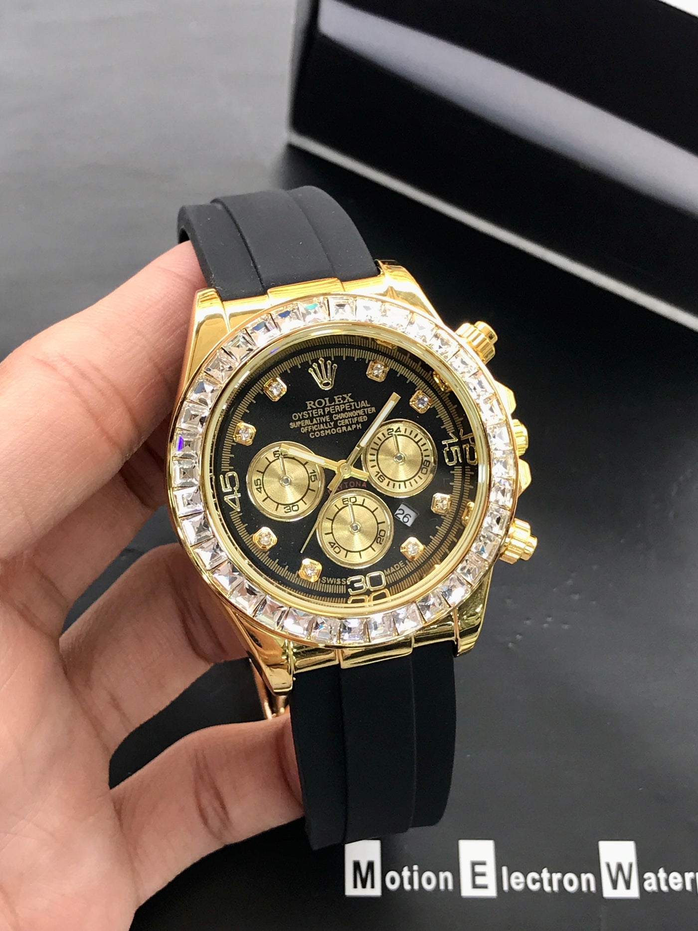 Rolex Daytona-Diamond Bazel