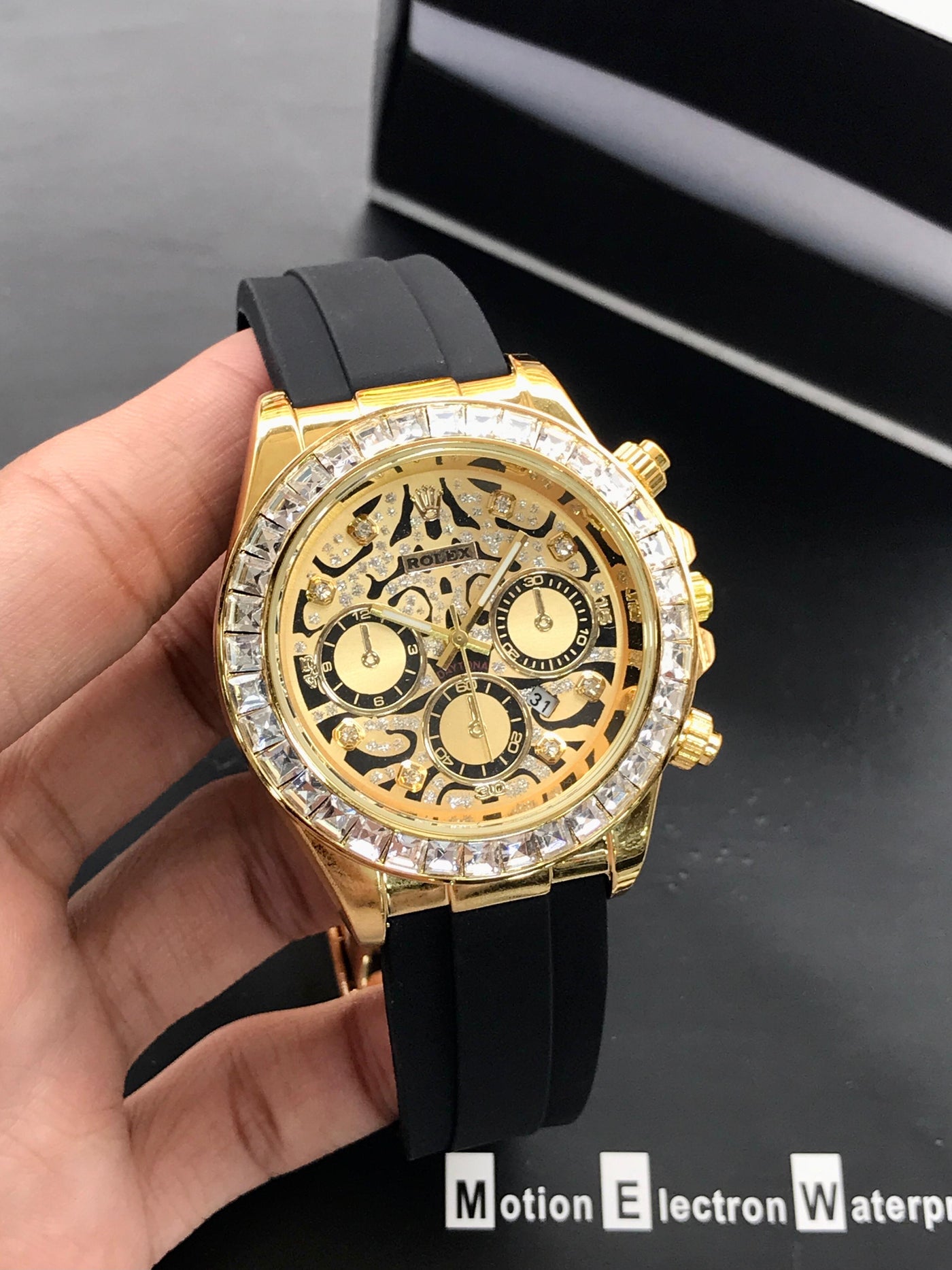 Rolex Daytona-Diamond Bazel